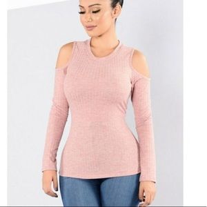 5For$25 Fashion Nova Cold Shoulder Top❤️